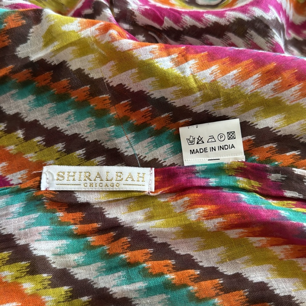 Colorful scarf. - Picture 3 of 5